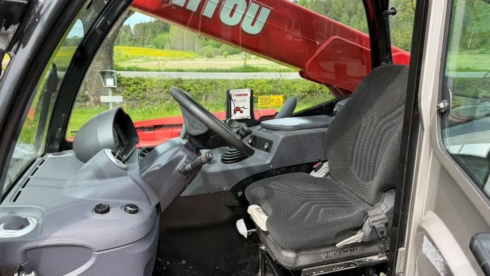 Manitou 420H kurottaja / Hienokuntoinen vähän ajettu kone