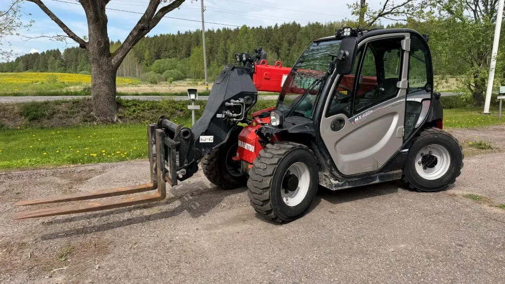 Manitou 420H kurottaja / Hienokuntoinen vähän ajettu kone