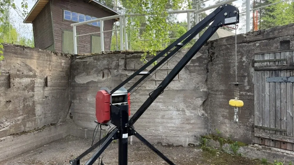 Wiskehrs GM-504 tavaransiirtoon vinssi / 230V kääntyvällä telineellä