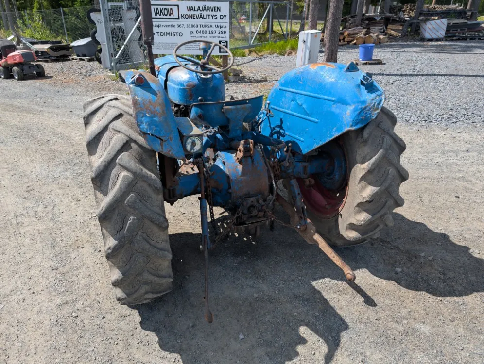 Fordson Dexta / Katso video!
