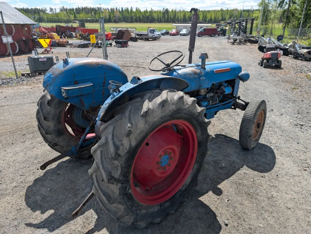 Fordson Dexta / Katso video!