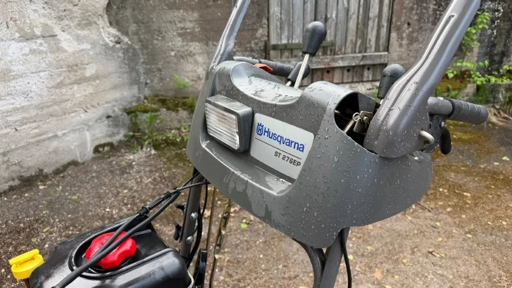 Lumilinko Husqvarna ST276EP /