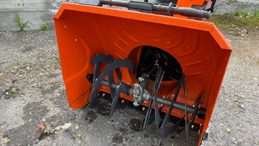 Lumilinko Husqvarna 5524ST /