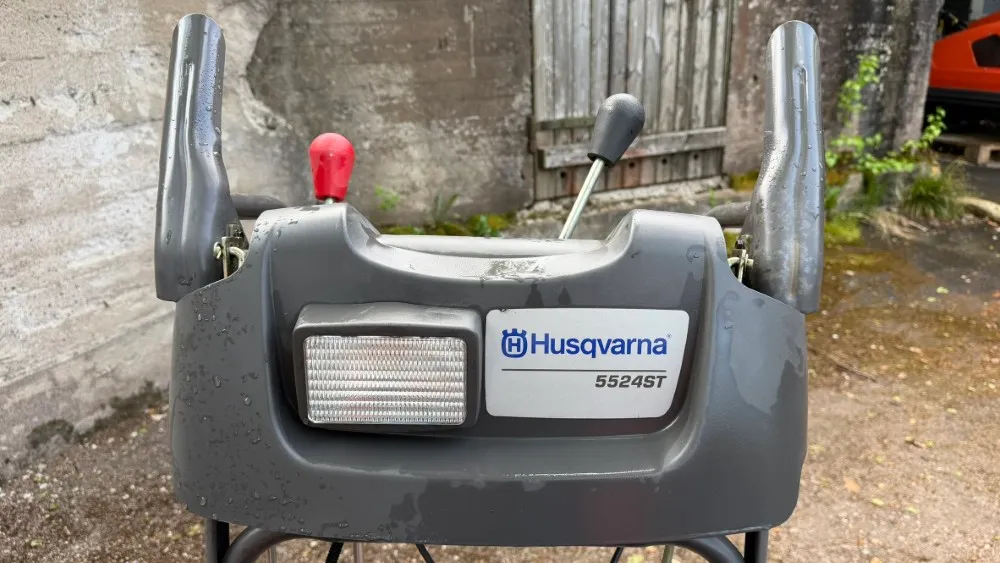 Lumilinko Husqvarna 5524ST /