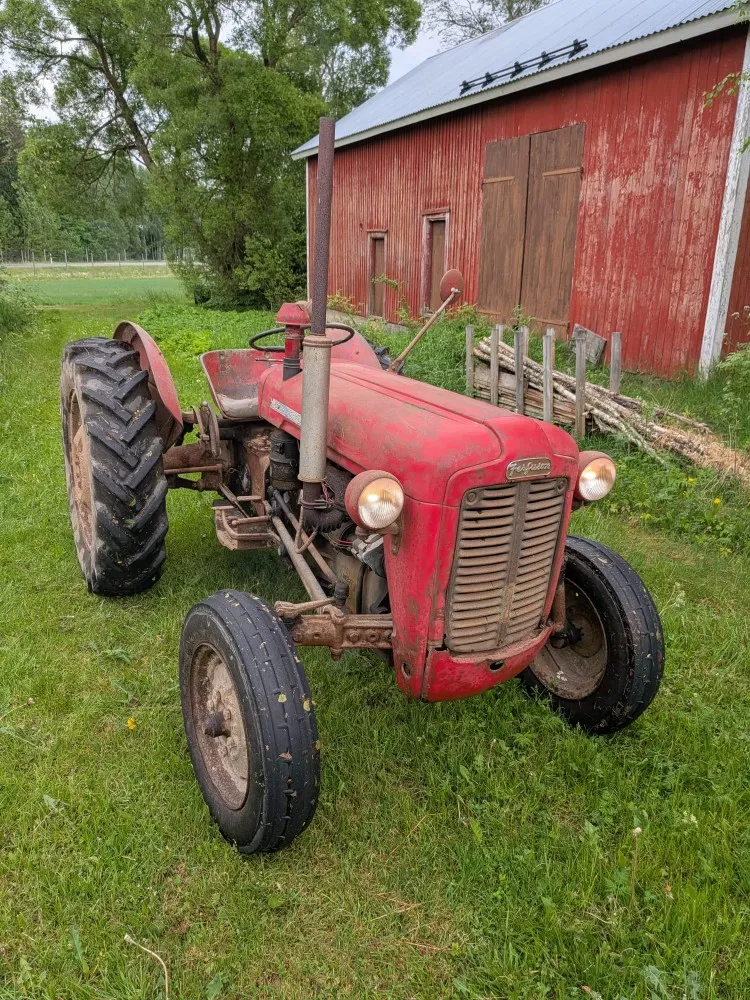 Massey Ferguson 35 traktori / Asiakkaan lukuun!
