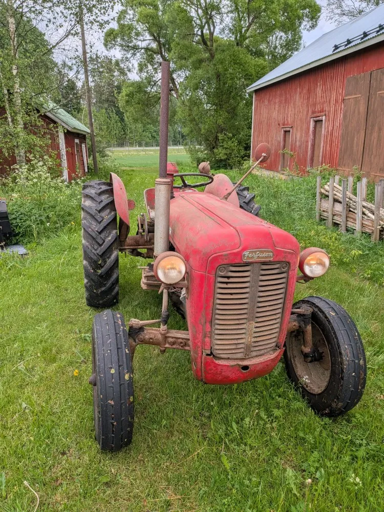 Massey Ferguson 35 traktori / Asiakkaan lukuun!