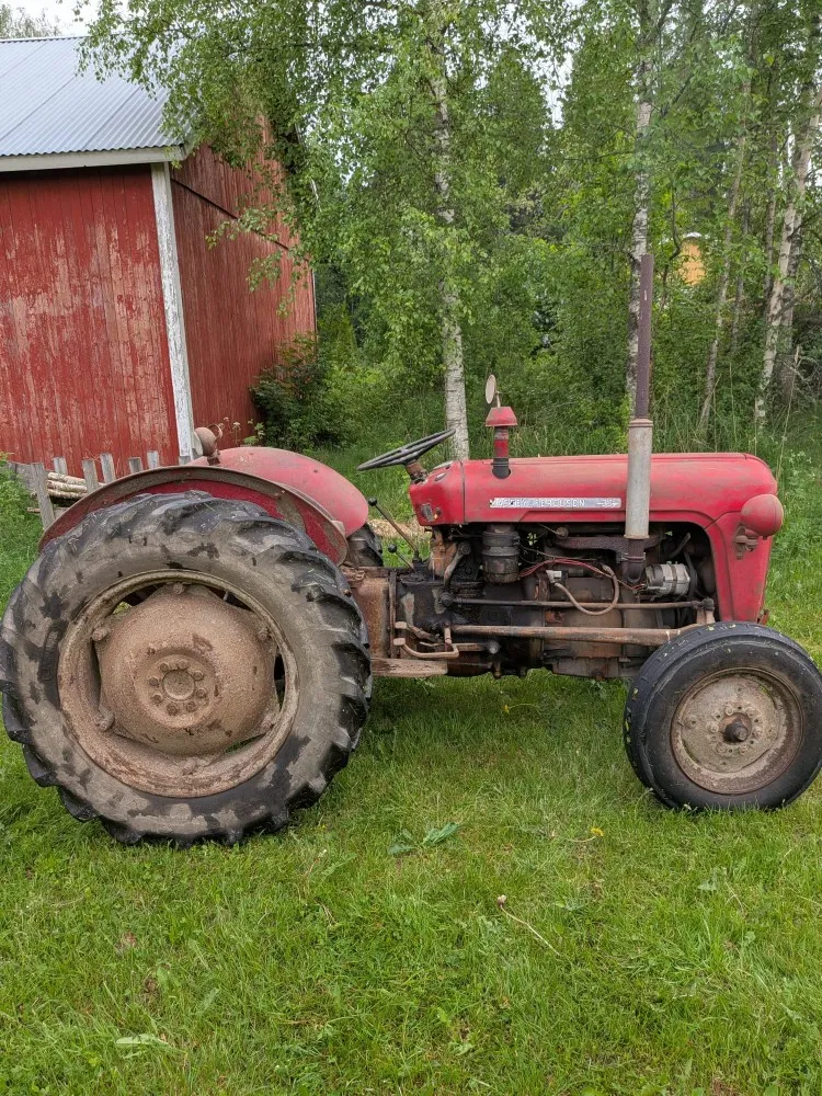 Massey Ferguson 35 traktori / Asiakkaan lukuun!