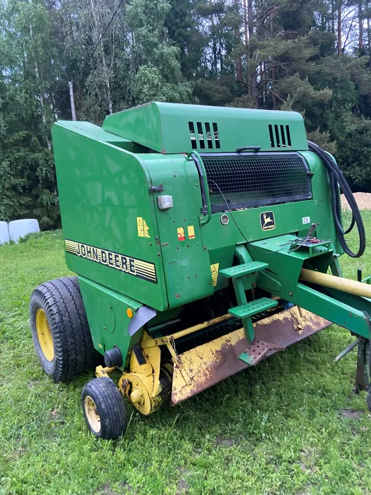 Pyöröpaalain John Deere 575, katso video! / Asiakkaan lukuun!