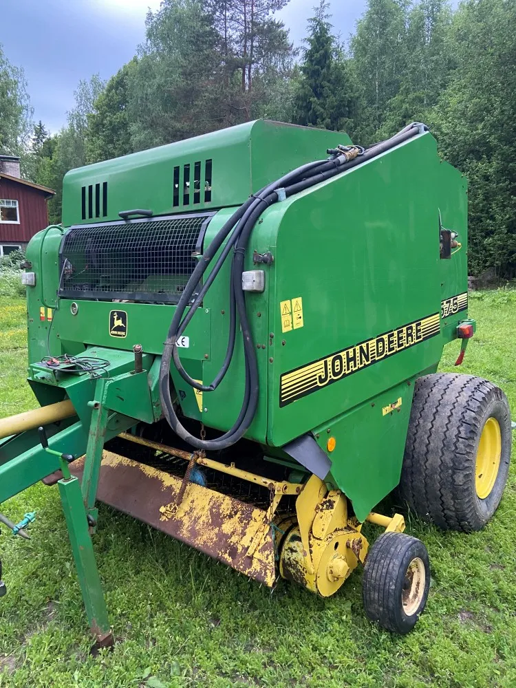 Pyöröpaalain John Deere 575, katso video! / Asiakkaan lukuun!