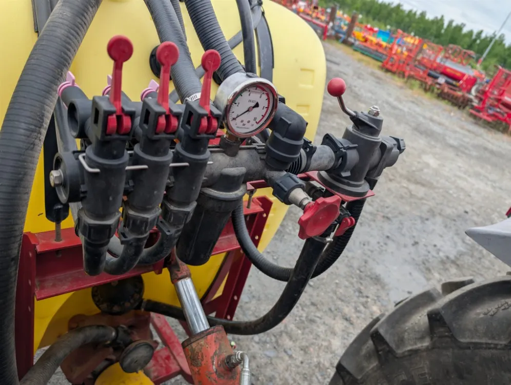 Hardi 1202 NK600 / säiliö 600L /työleveys 10m / Katsastettu 17.6.2026 / katso video!