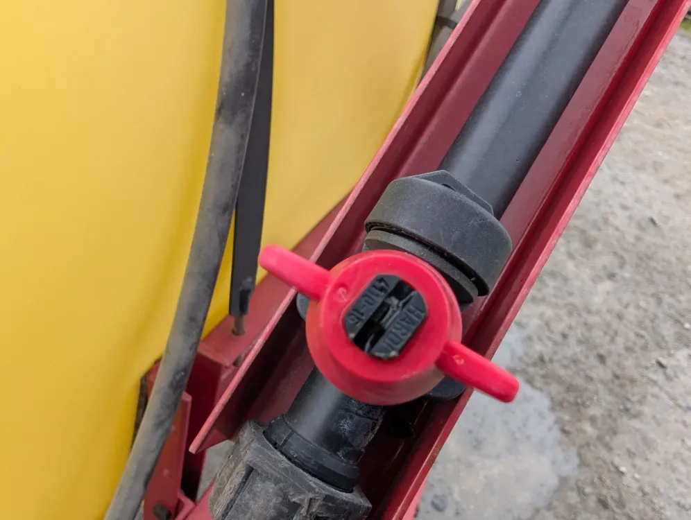 Hardi 1202 NK600 / säiliö 600L /työleveys 10m / Katsastettu 17.6.2026 / katso video!