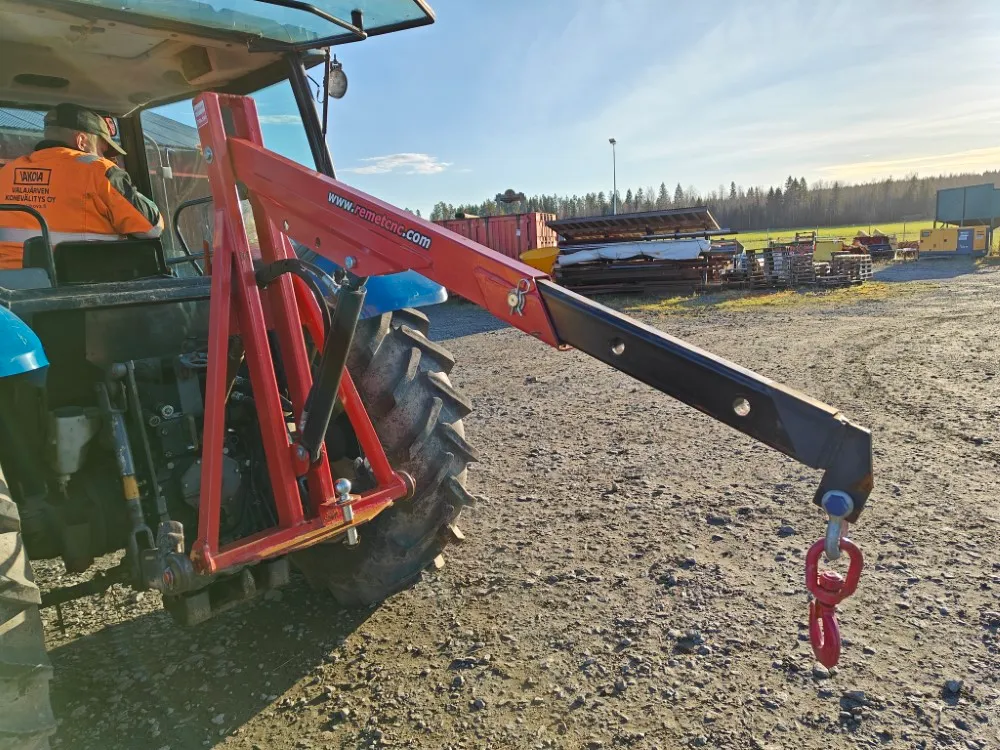 Remet Crane 250 hydraulinen nostin / Pieneen traktoriin, katso video!