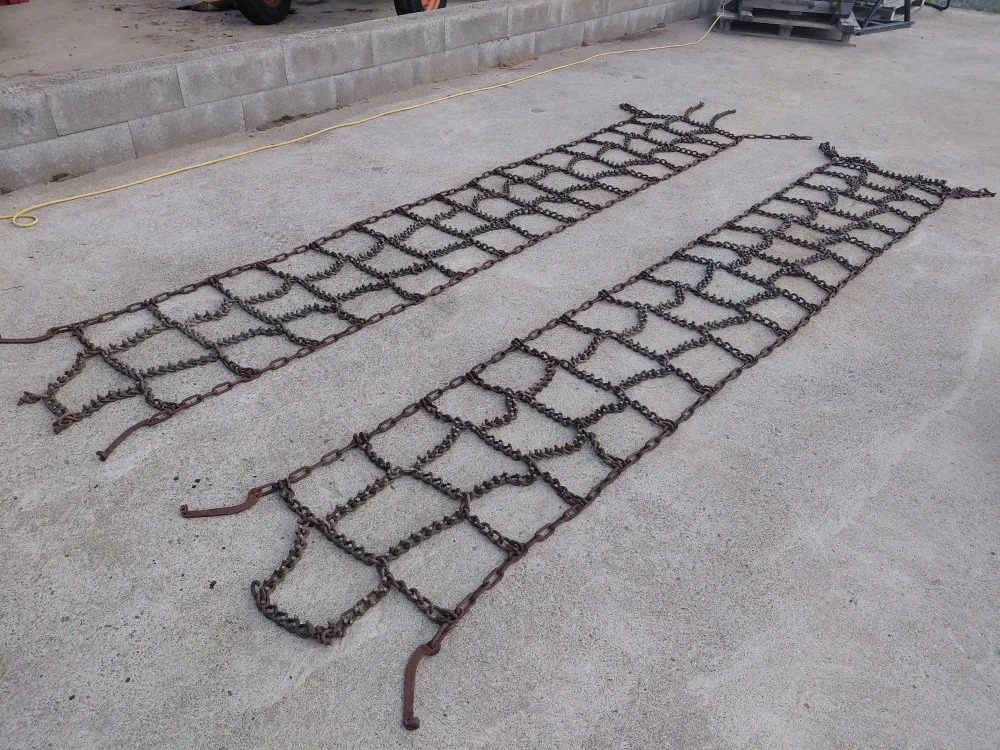 Piikkiketjupari 13.6x36 / Vahvuus 9 mm, todella hyväkuntoiset