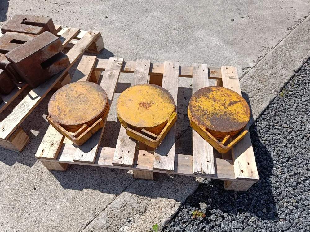 Painoja 3 kpl keltaisia pyöreitä / Paino 20 kg/kpl