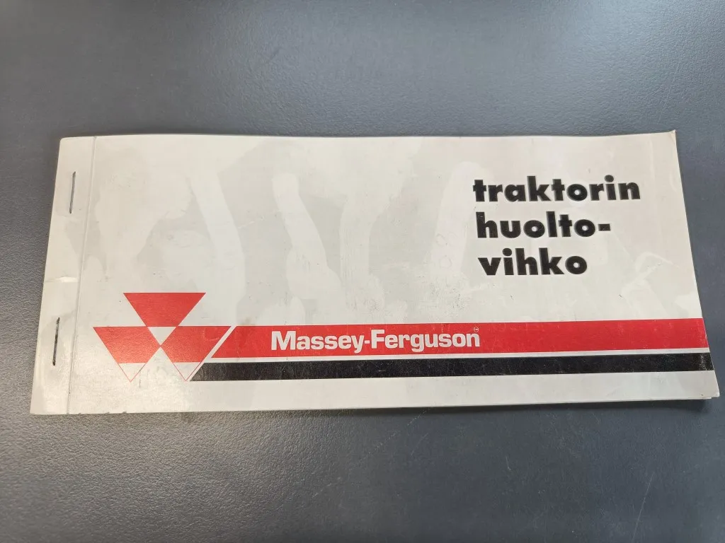 Massey Ferguson huoltovihko / traktoreille osittain täytetty