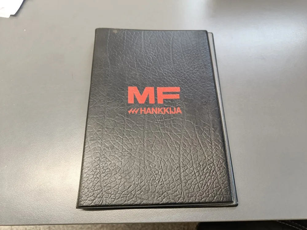 Massey Ferguson ohjekirjan kansio /