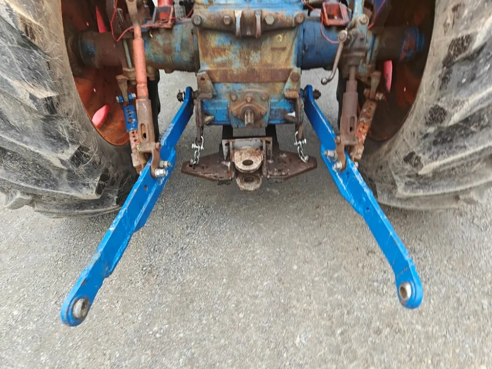Fordson Power Major etukuormaajalla / Katso video!