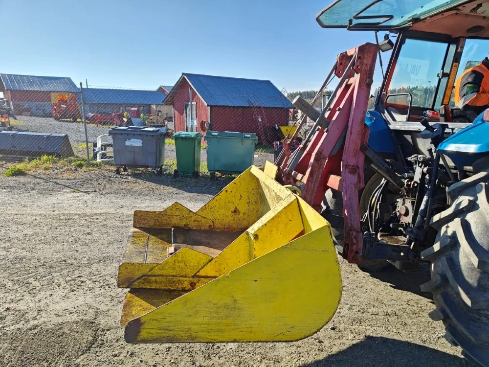 Takakuormaaja hydraulinen sorakauhalla / Katso video!