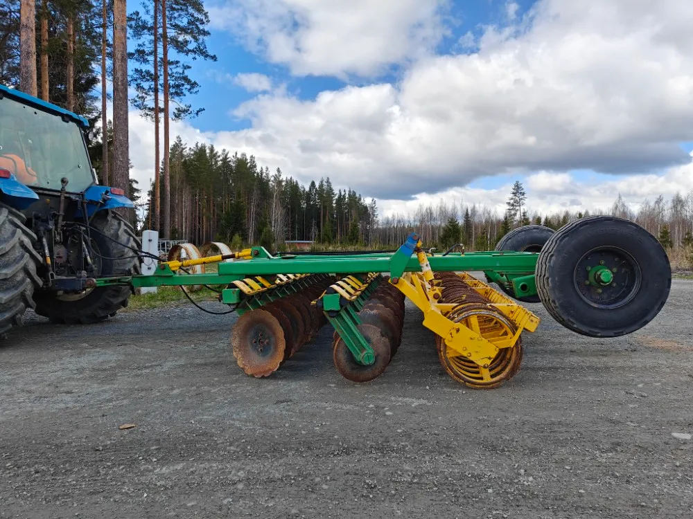 Teko 350cm lautasmuokkain / Hinattava T-kiekkopakkerilla