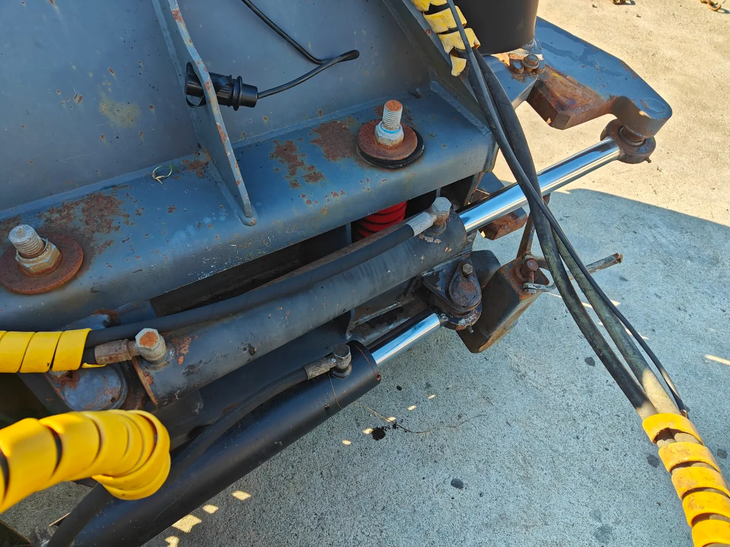 Pome U-aura 320cm / Volvo-kiinnike - verkkoterä - VIDEO