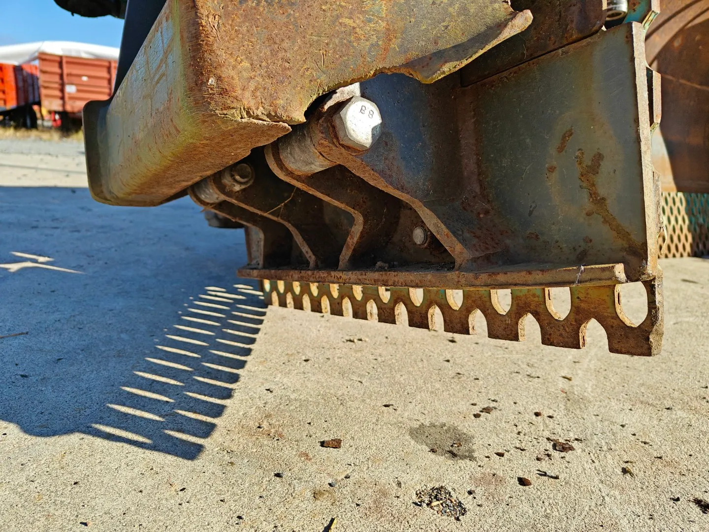 Pome U-aura 320cm / Volvo-kiinnike - verkkoterä - VIDEO