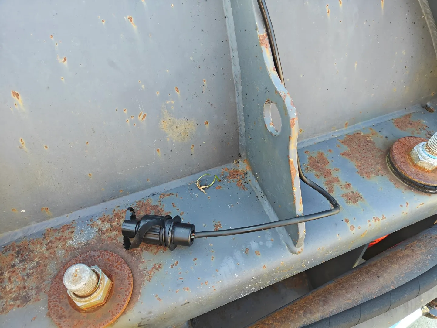 Pome U-aura 320cm / Volvo-kiinnike - verkkoterä - VIDEO