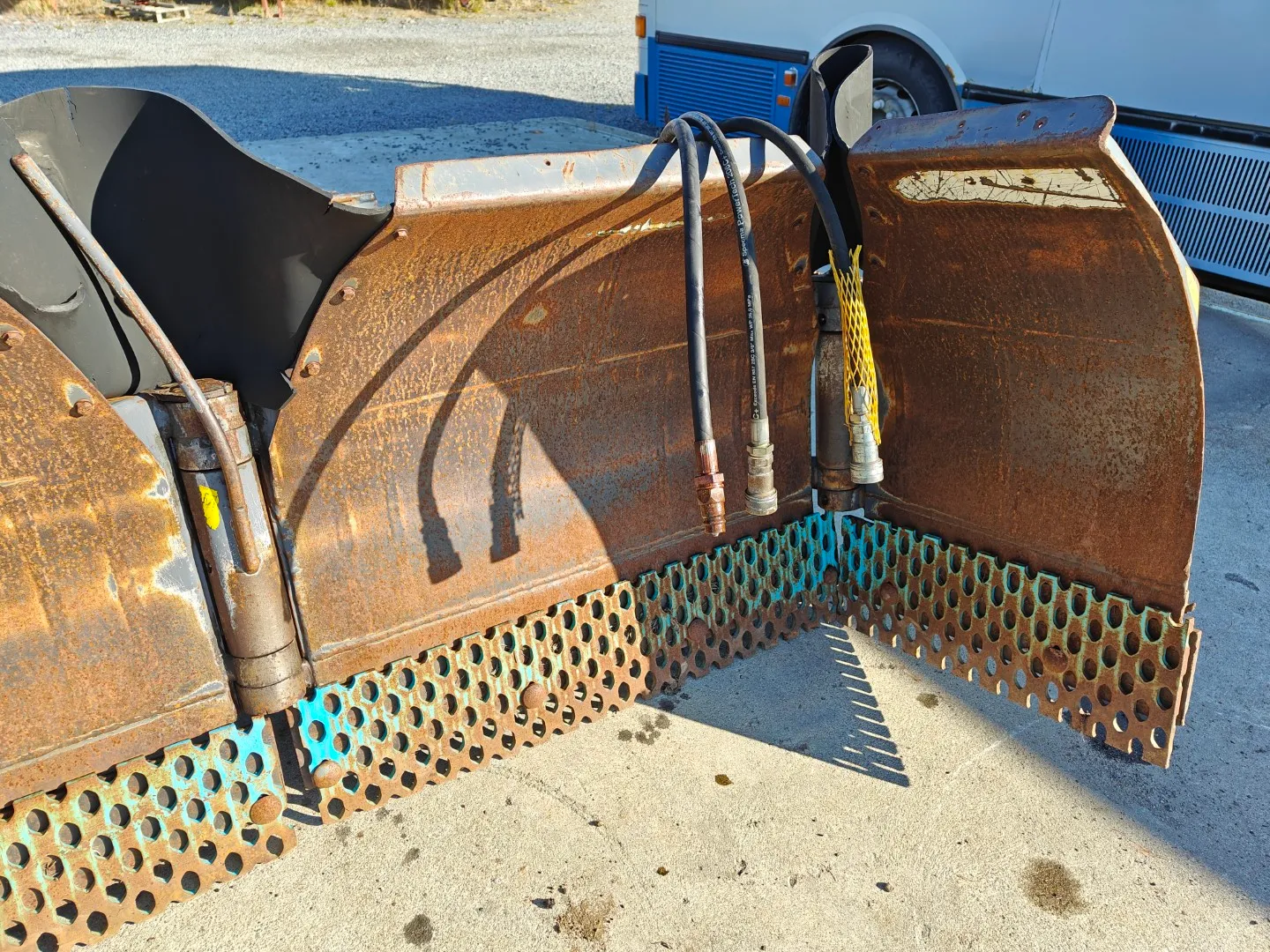 Pome U-aura 320cm / Volvo-kiinnike - verkkoterä - VIDEO