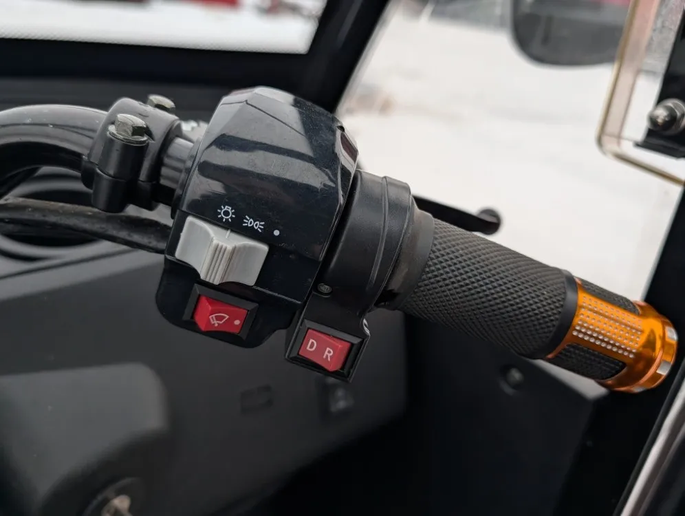 BSBil 2100S sähköajoneuvo / 3-pyöräinen - hytillinen - Katso video!