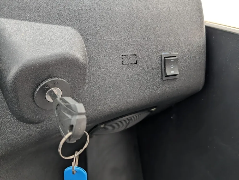 BSBil 2100S sähköajoneuvo / 3-pyöräinen - hytillinen - Katso video!