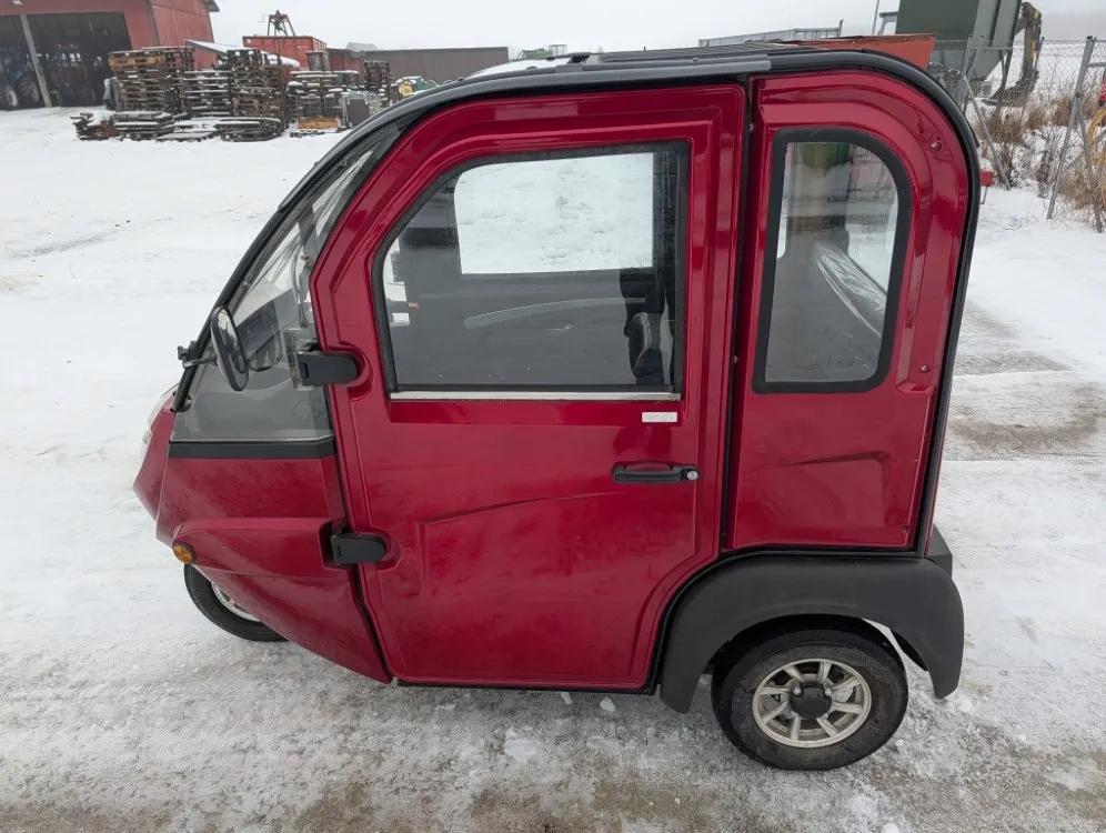 BSBil 2100S sähköajoneuvo / 3-pyöräinen - hytillinen - Katso video!