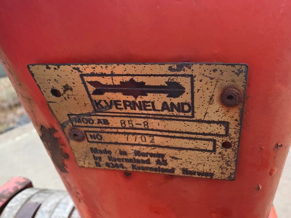 Kverneland AB85 / 4-siipinen sarka-aura