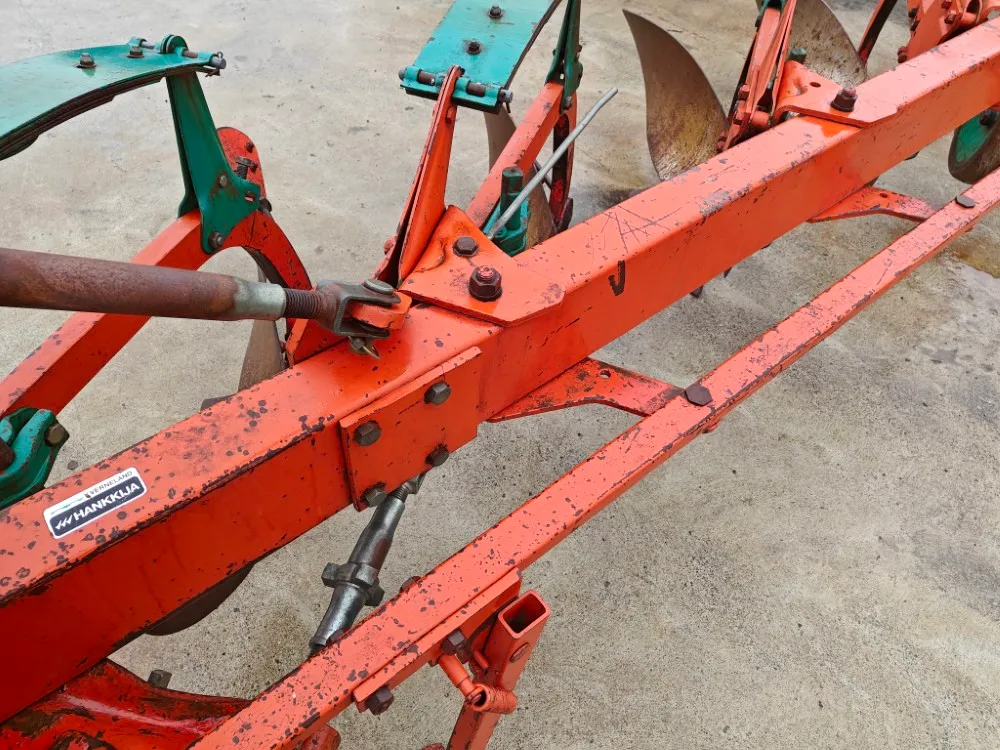 Kverneland AB85 / 4-siipinen sarka-aura