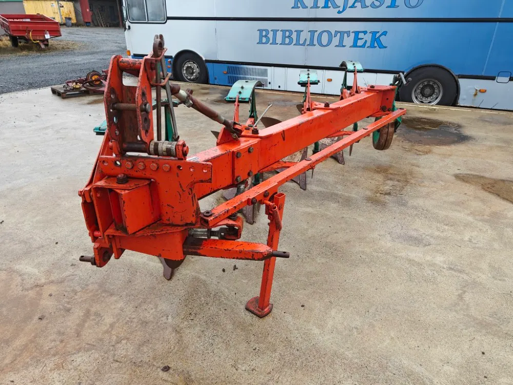 Kverneland AB85 / 4-siipinen sarka-aura