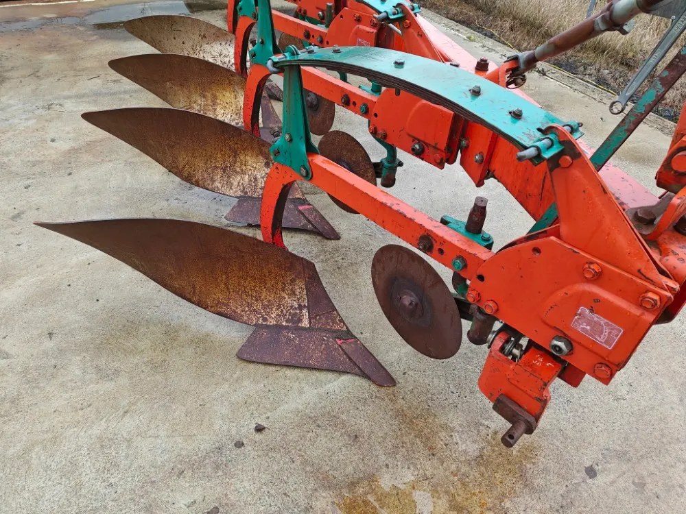 Kverneland AB85 / 4-siipinen sarka-aura