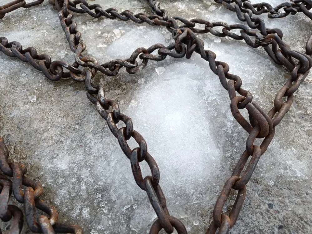 Lumiketjupari traktoriin - 8 mm / Hieman eri kokoiset