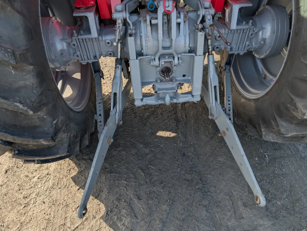 Massey Ferguson 590 traktori / Uudet renkaat, siisti kone, katso video!