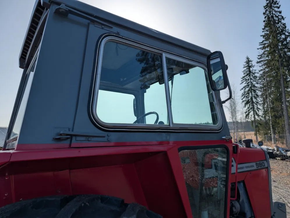 Massey Ferguson 590 traktori / Uudet renkaat, siisti kone, katso video!