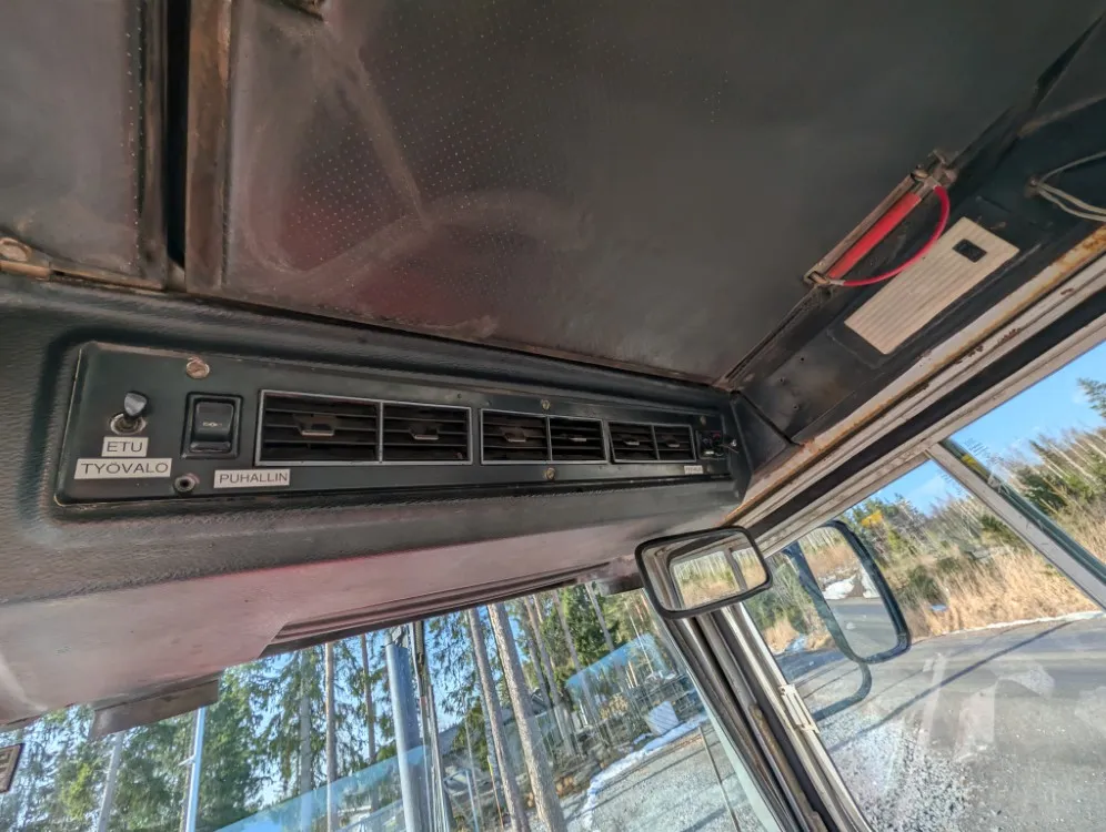 Massey Ferguson 590 traktori / Uudet renkaat, siisti kone, katso video!