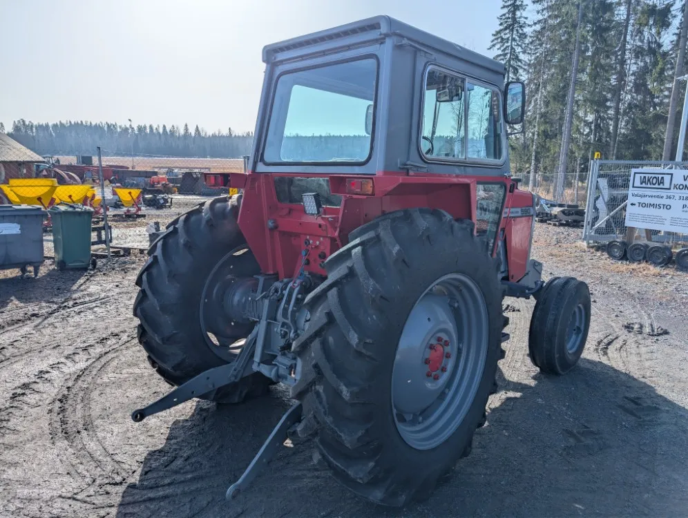 Massey Ferguson 590 traktori / Uudet renkaat, siisti kone, katso video!