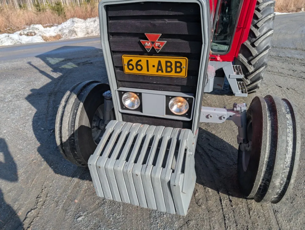 Massey Ferguson 590 traktori / Uudet renkaat, siisti kone, katso video!