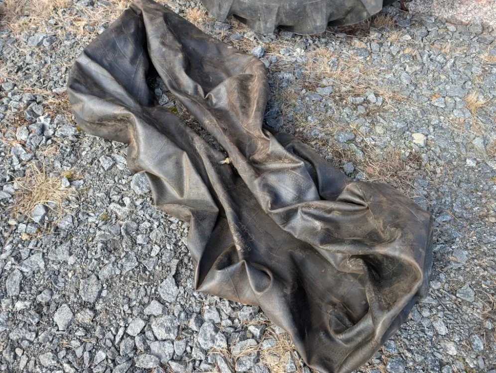 Alliance renkaat 16.9x38 traktoriin / sisärenkailla - 12PR - hyväkuntoiset