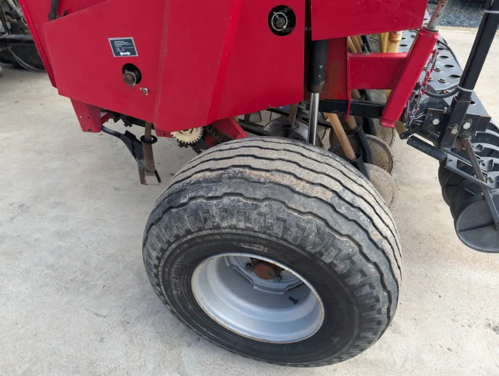 Simulta Junkkari KH2500 kylvölannoitin / Kevythinattava - HS-laatikolla - VIDEO