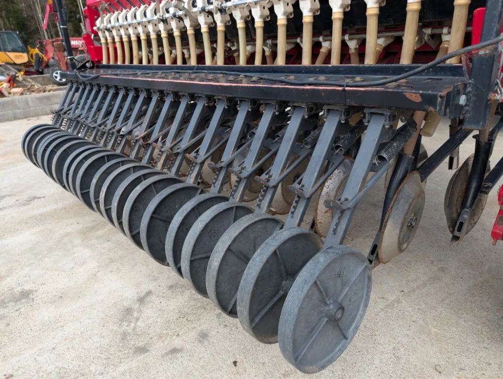 Simulta Junkkari KH2500 kylvölannoitin / Kevythinattava - HS-laatikolla - VIDEO