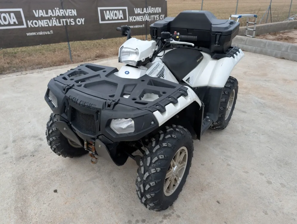 Polaris Sportsman Forest 850 / Arvonlisäverollinen mönkijä / Katso video!