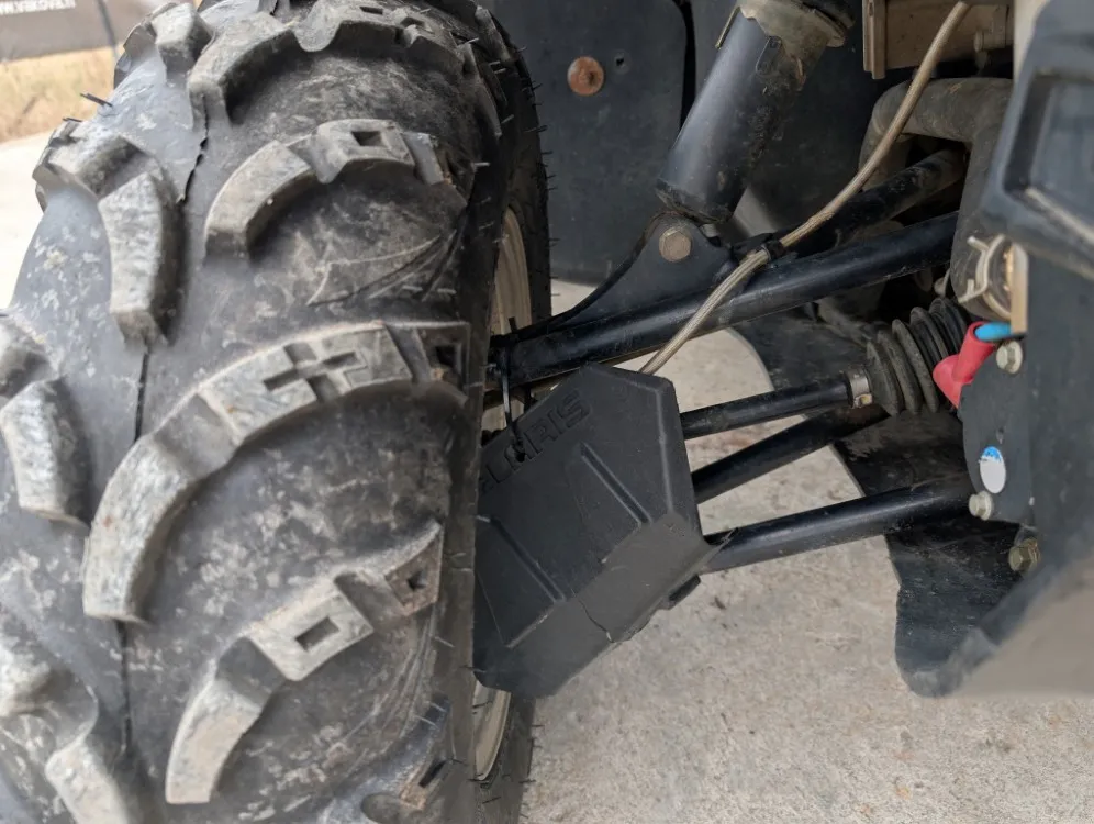 Polaris Sportsman Forest 850 / Arvonlisäverollinen mönkijä / Katso video!