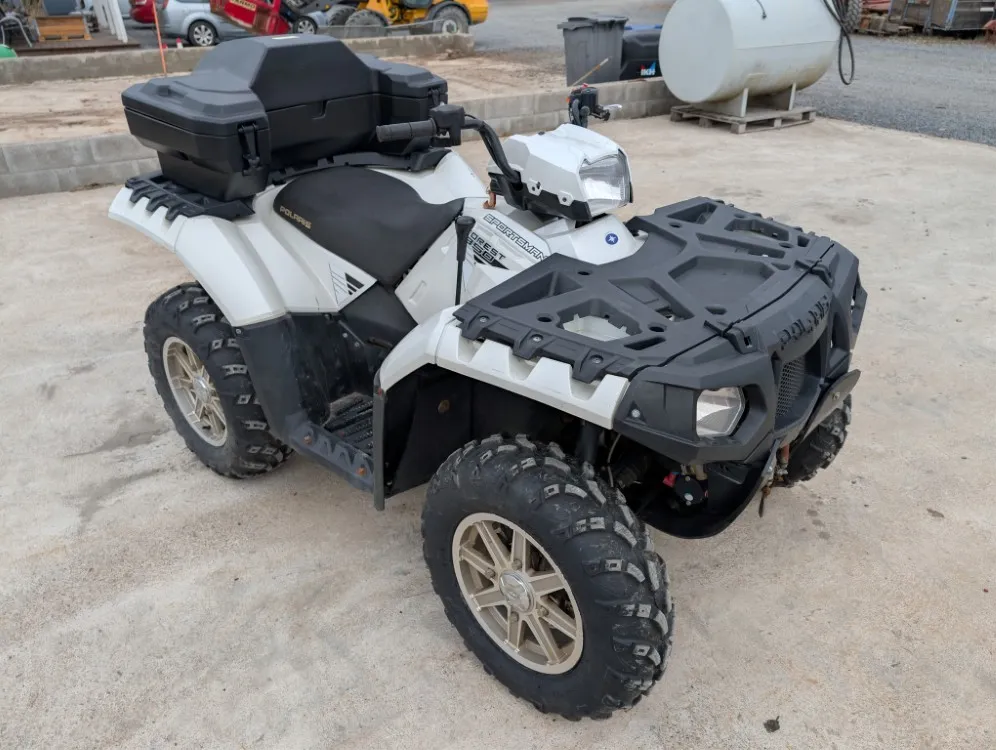 Polaris Sportsman Forest 850 / Arvonlisäverollinen mönkijä / Katso video!