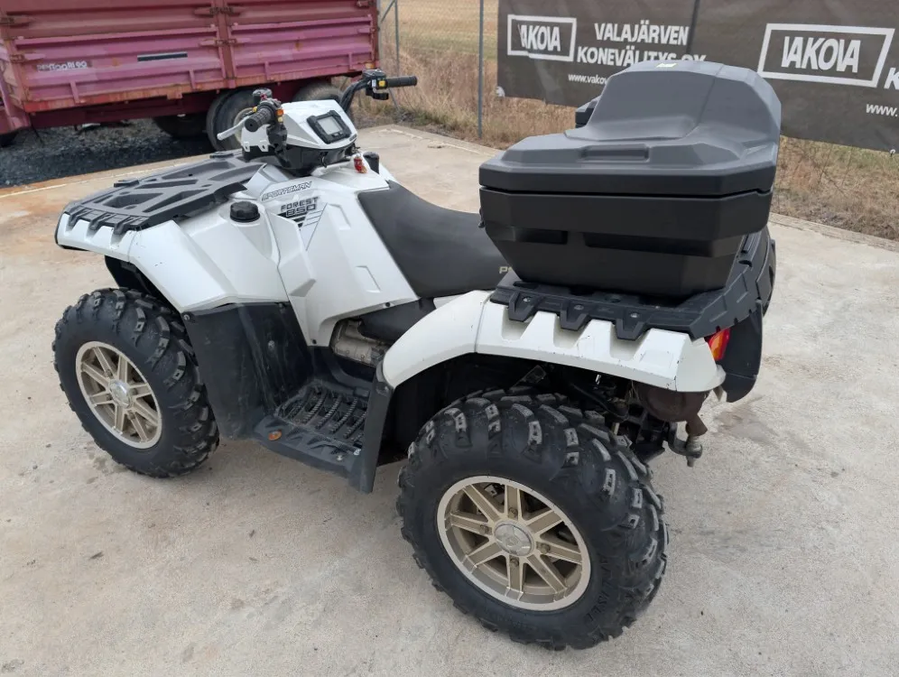 Polaris Sportsman Forest 850 / Arvonlisäverollinen mönkijä / Katso video!