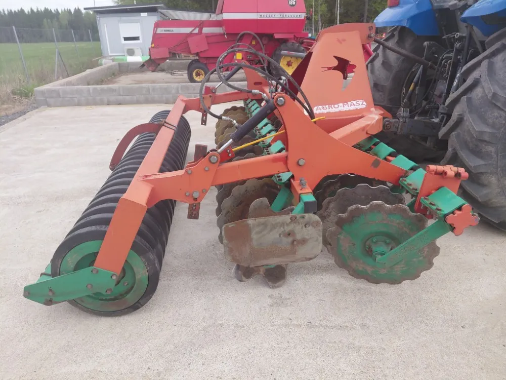 Agro Masz BT30 lautasmuokkain / hydraulisella kumipakkerilla, katso video!