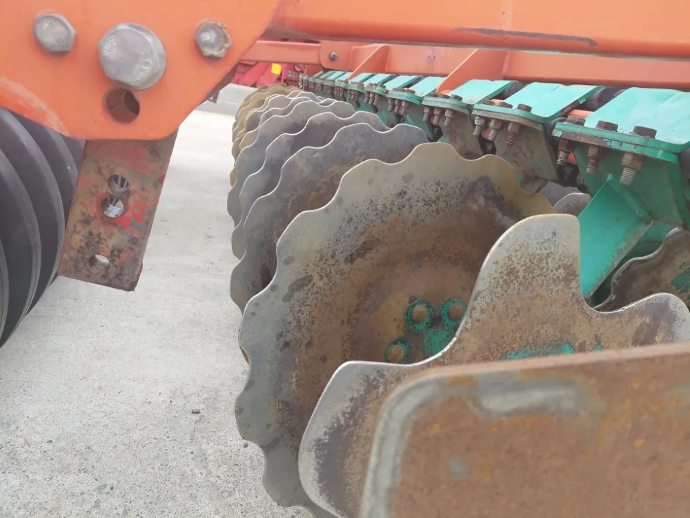 Agro Masz BT30 lautasmuokkain / hydraulisella kumipakkerilla, katso video!