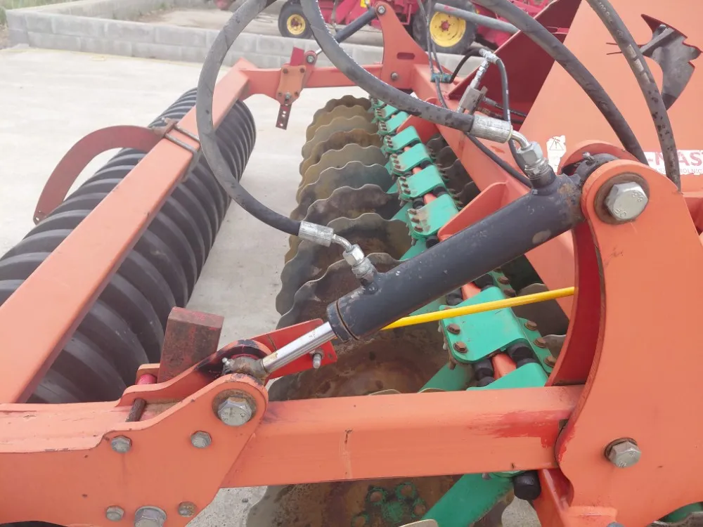 Agro Masz BT30 lautasmuokkain / hydraulisella kumipakkerilla, katso video!
